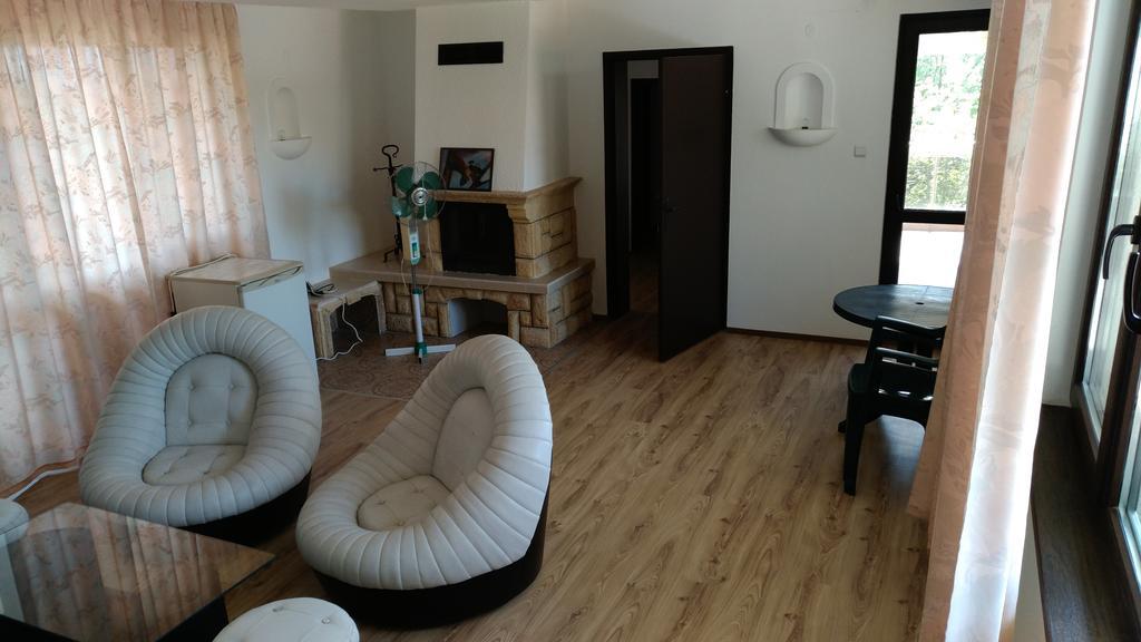 The Red House Hotel Kosharitsa ภายนอก รูปภาพ